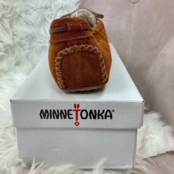 NEW IN BOX Minnetonka Cally Brown Suede Leather Moccasins size 11 - Picture 4 of 5